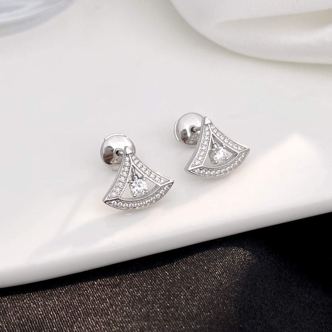 BVLGARI DREAM MINI DIAMOND STUD EARRINGS